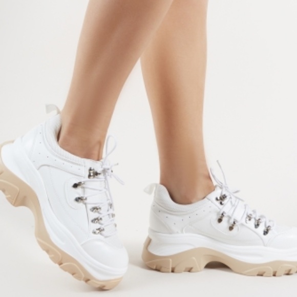PUBLIC DESIRE CHUNKY TRAINERS IN WHITE/CREAM US 7 - Picture 2 of 5